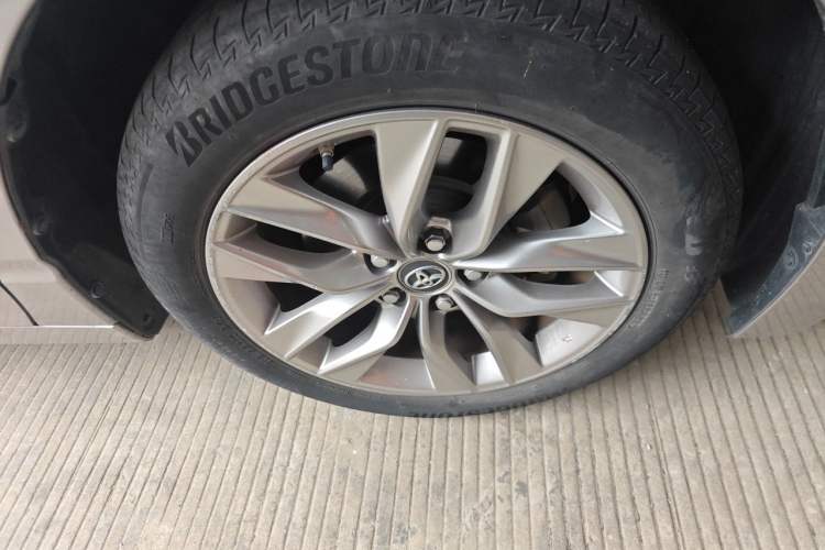Used Toyota Avalon 2019 Dual-Engine 2.5L Luxury Edition China VI Standard Right Front Wheel Hub