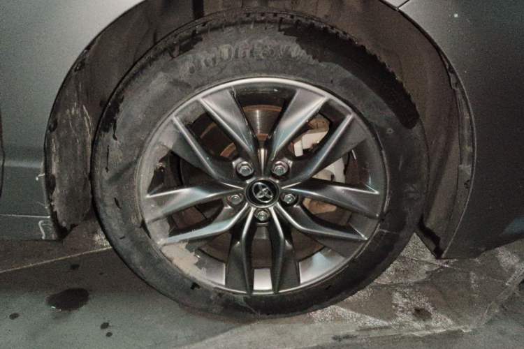 Used Toyota Avalon 2019 Dual-Engine 2.5L Luxury Edition China VI Standard Right Front Wheel Hub