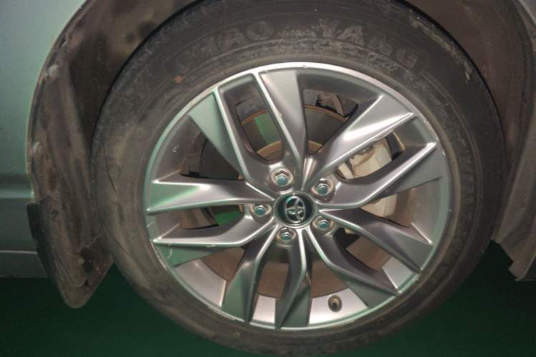 Used Toyota Avalon 2019 Dual-Engine 2.5L Luxury Edition China VI Standard Right Front Wheel Hub