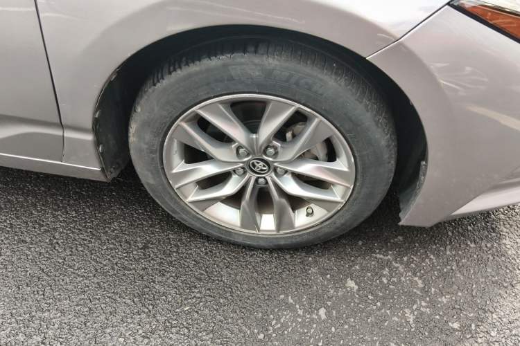 Used Toyota Avalon 2019 Dual-Engine 2.5L Luxury Edition China V Standard Right Front Wheel Hub