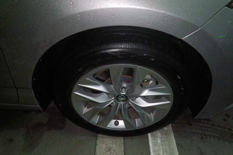 Used Toyota Avalon 2019 Dual-Engine 2.5L Luxury Edition China VI Standard Right Front Wheel Hub