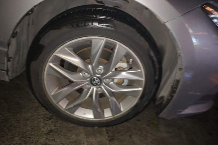 Used Toyota Avalon 2019 Dual-Engine 2.5L Luxury Edition China VI Standard Right Front Wheel Hub