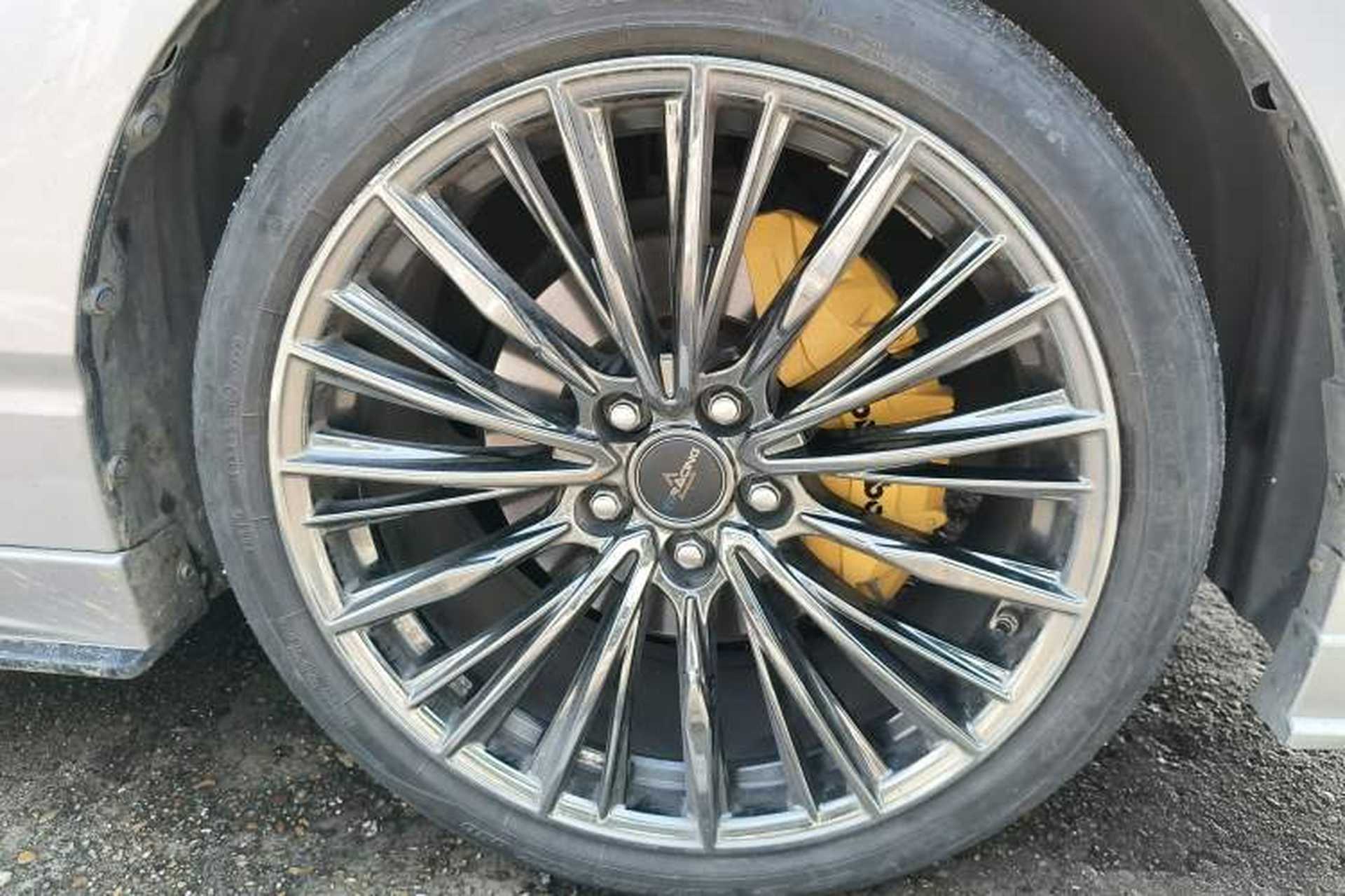Used Toyota Avalon 2019 2.0L Luxury Edition China VI Standard Right Front Wheel Hub