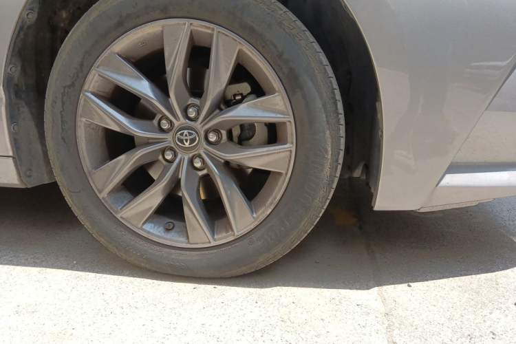 Used Toyota Avalon 2019 2.0L Luxury Edition China VI Standard Right Front Wheel Hub