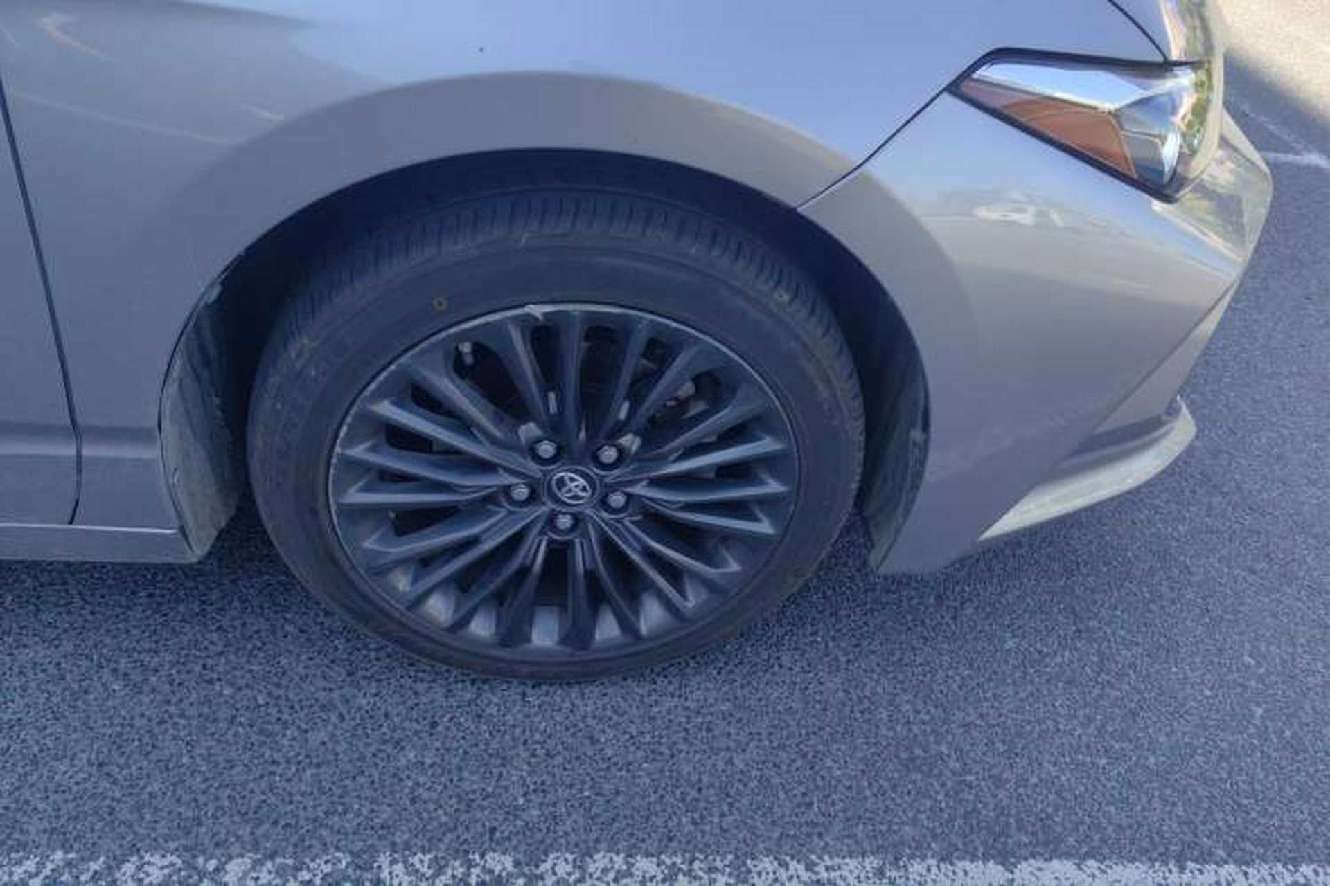 Used Toyota Avalon 2019 2.0L XLE Premium Edition China VI Right Front Wheel Hub