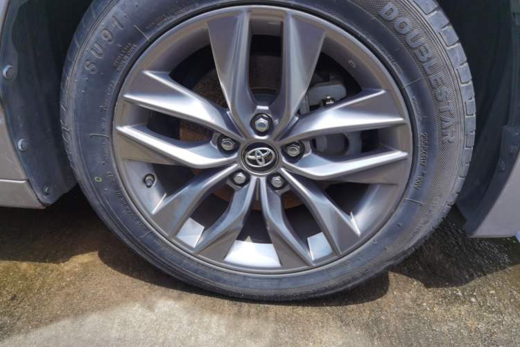Used Toyota Avalon 2019 Dual-Engine 2.5L Luxury Edition China VI Standard Right Front Wheel Hub
