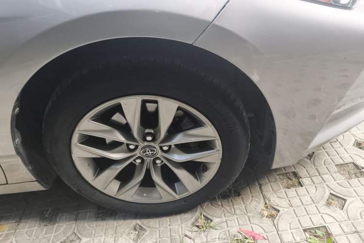 Used Toyota Avalon 2019 2.0L Luxury Edition China VI Standard Right Front Wheel Hub