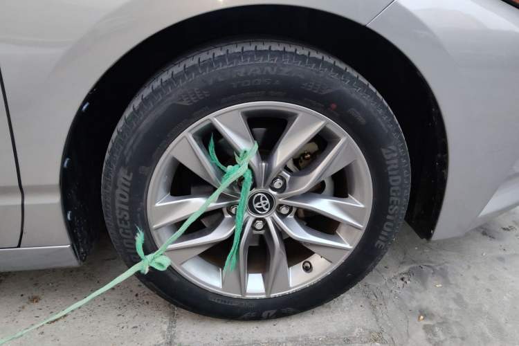 Used Toyota Avalon 2019 2.0L Ambition Edition China VI Right Front Wheel Hub