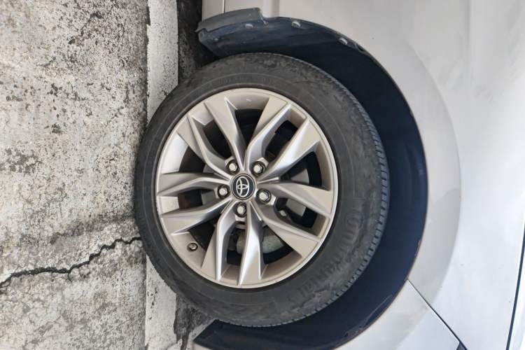 Used Toyota Avalon 2019 2.0L Luxury Edition China VI Standard Right Front Wheel Hub