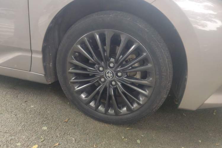 Used Toyota Avalon 2019 2.0L XLE Premium Edition China VI Right Front Wheel Hub