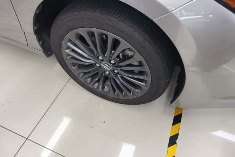 Used Toyota Avalon 2019 2.0L XLE Premium Edition China VI Right Front Wheel Hub