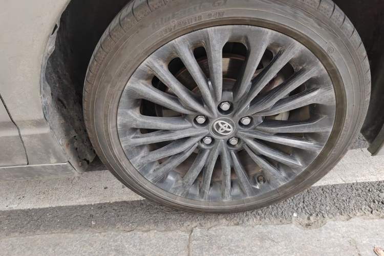 Used Toyota Avalon 2019 2.0L XLE Premium Edition China VI Right Front Wheel Hub