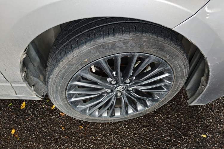Used Toyota Avalon 2019 2.0L XLE Premium Edition China VI Right Front Wheel Hub