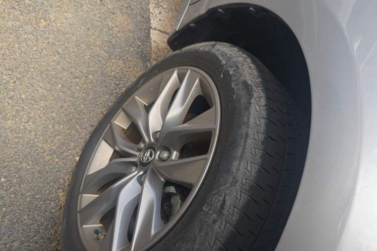 Used Toyota Avalon 2019 2.0L Luxury Edition China VI Standard Right Front Wheel Hub