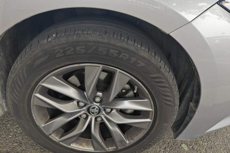 Used Toyota Avalon 2019 2.0L Luxury Edition China VI Standard Right Front Wheel Hub
