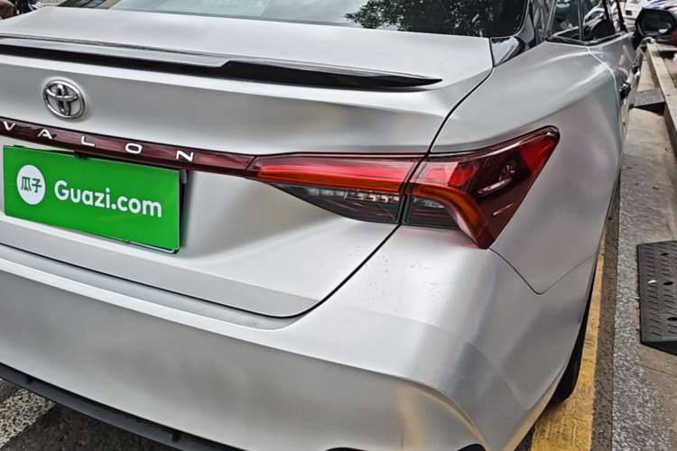 Used Toyota Avalon 2019 2.0L Luxury Edition China VI Standard Right Rear Taillight