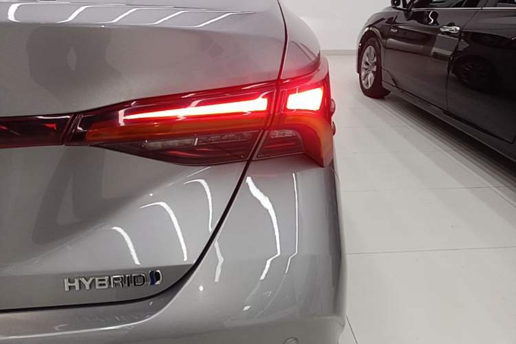 Used Toyota Avalon 2019 Dual-Engine 2.5L Luxury Edition China VI Standard Right Rear Taillight