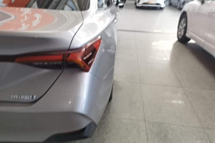 Used Toyota Avalon 2019 Dual-Engine 2.5L Luxury Edition China VI Standard Right Rear Taillight
