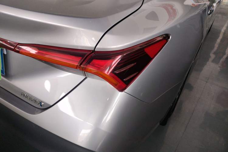 Used Toyota Avalon 2019 Dual-Engine 2.5L Luxury Edition China VI Standard Right Rear Taillight