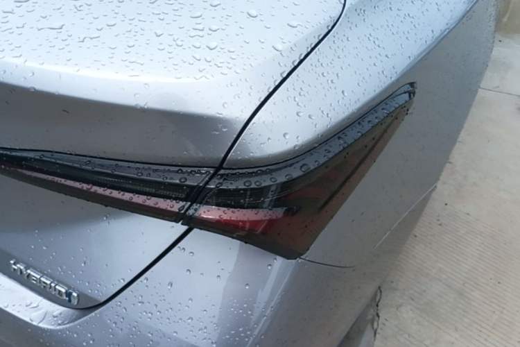 Used Toyota Avalon 2019 Dual-Engine 2.5L Luxury Edition China VI Standard Right Rear Taillight