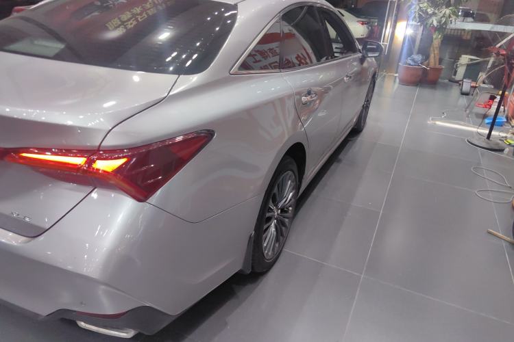 Used Toyota Avalon 2019 2.0L XLE Premium Edition China VI Right Rear Taillight