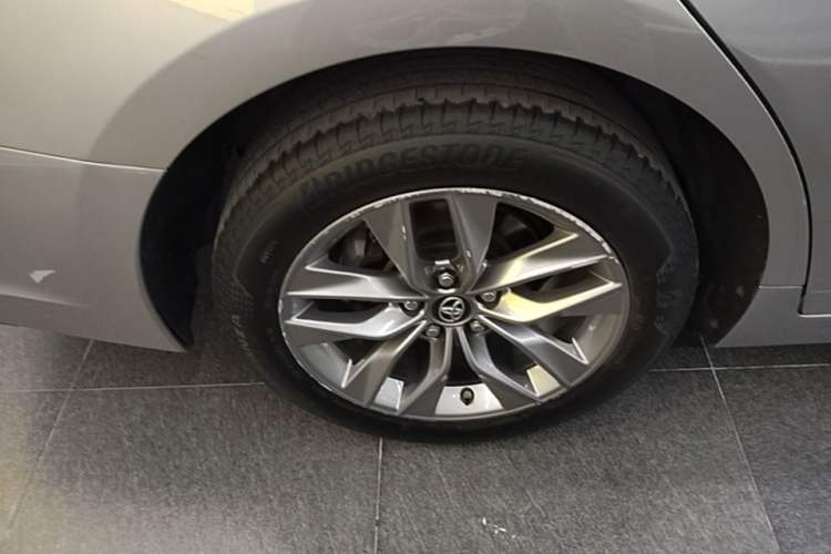 Used Toyota Avalon 2019 2.5L Ambition Version China VI Standard Right Rear Wheel Hub
