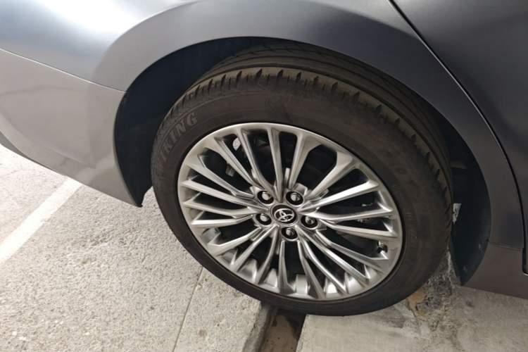 Used Toyota Avalon 2019 Dual-Engine 2.5L XLE Prestige Version China VI Standard Right Rear Wheel Hub