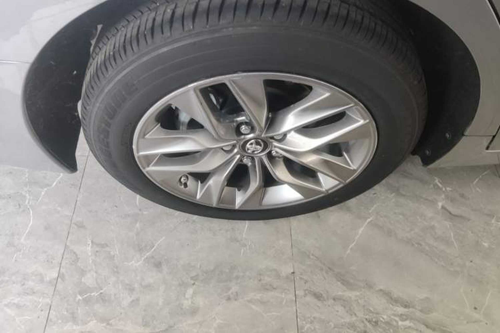 Used Toyota Avalon 2019 2.0L Ambition Edition China VI Right Rear Wheel Hub