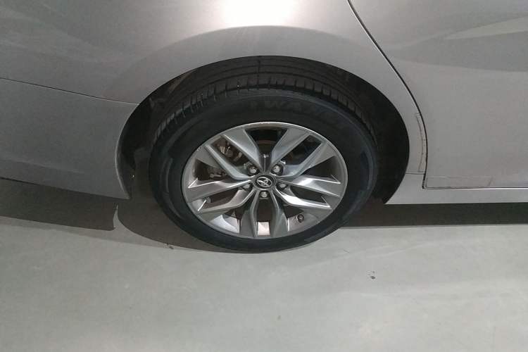 Used Toyota Avalon 2019 2.0L Luxury Edition China VI Standard Right Rear Wheel Hub