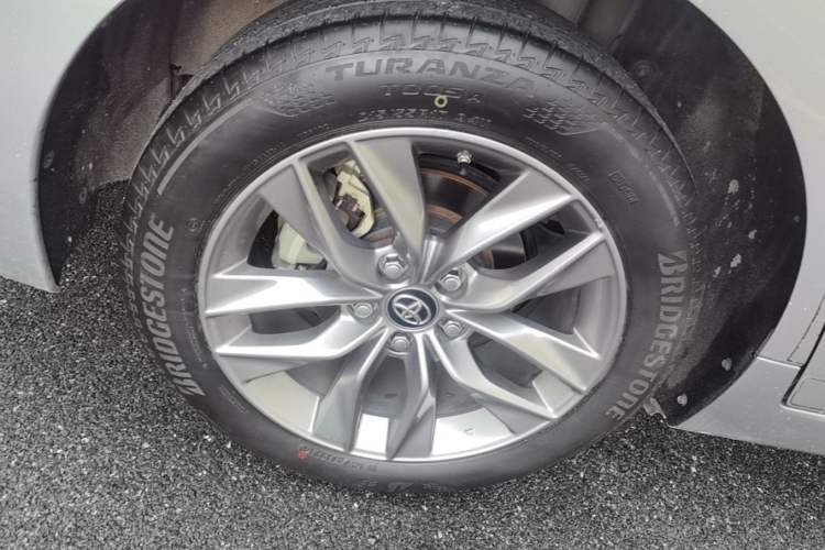 Used Toyota Avalon 2019 2.0L Luxury Edition China VI Standard Right Rear Wheel Hub