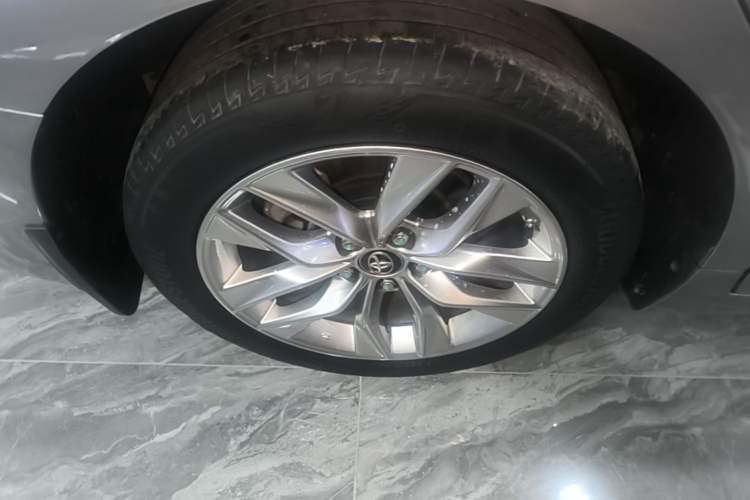 Used Toyota Avalon 2019 2.0L Luxury Edition China VI Standard Right Rear Wheel Hub