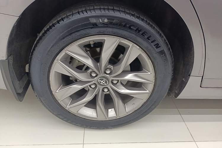 Used Toyota Avalon 2019 Dual-Engine 2.5L Luxury Edition China VI Standard Right Rear Wheel Hub