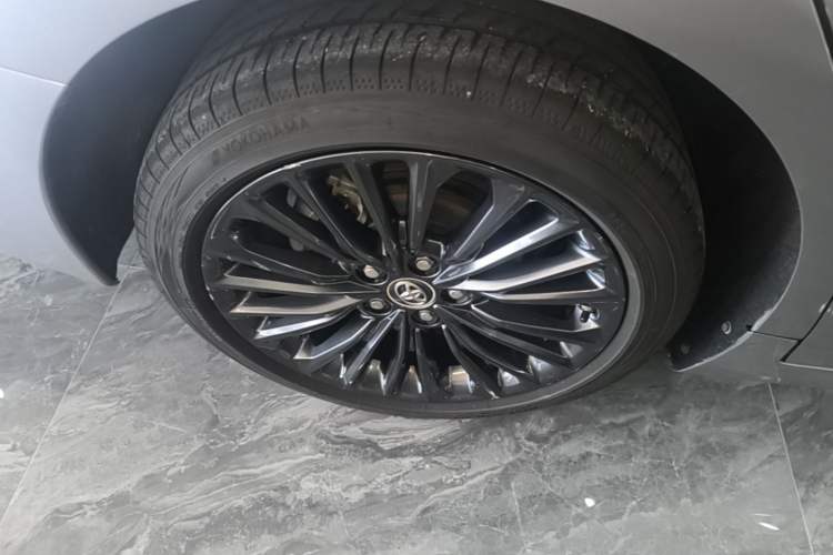 Used Toyota Avalon 2019 2.5L Touring Premium Version China VI Standard Right Rear Wheel Hub