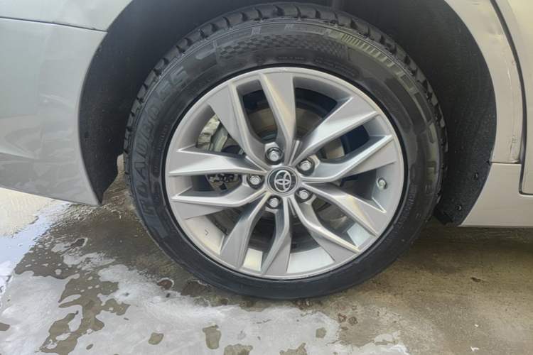 Used Toyota Avalon 2019 2.0L Luxury Edition China VI Standard Right Rear Wheel Hub