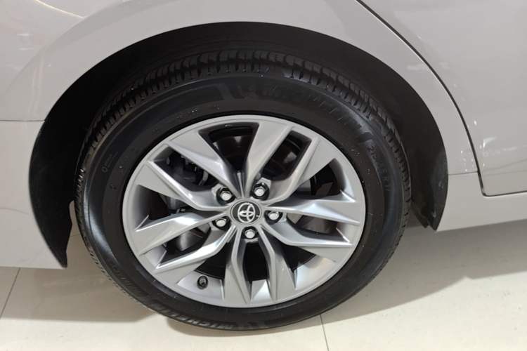 Used Toyota Avalon 2019 2.5L Ambition Version China VI Standard Right Rear Wheel Hub