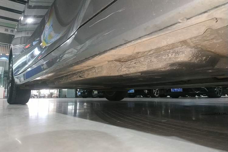 Used Toyota Avalon 2019 2.0L Luxury Edition China VI Standard Right Side Sill