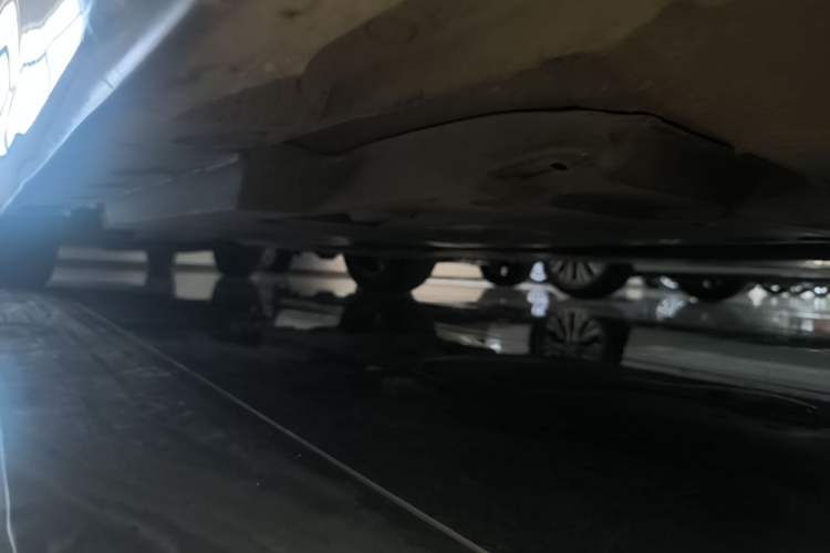 Used Toyota Avalon 2019 2.5L Touring Premium Version China VI Standard Right Side Sill