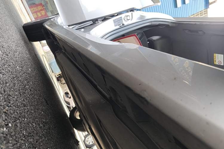 Used Toyota Avalon 2019 Dual-Engine 2.5L Luxury Edition China VI Standard Right Side Sill