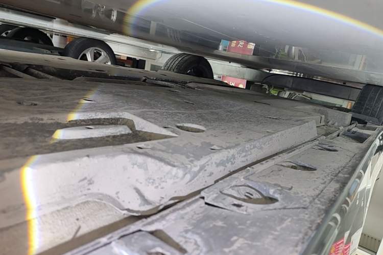 Used Toyota Avalon 2019 2.0L XLE Premium Edition China VI Right Side Sill