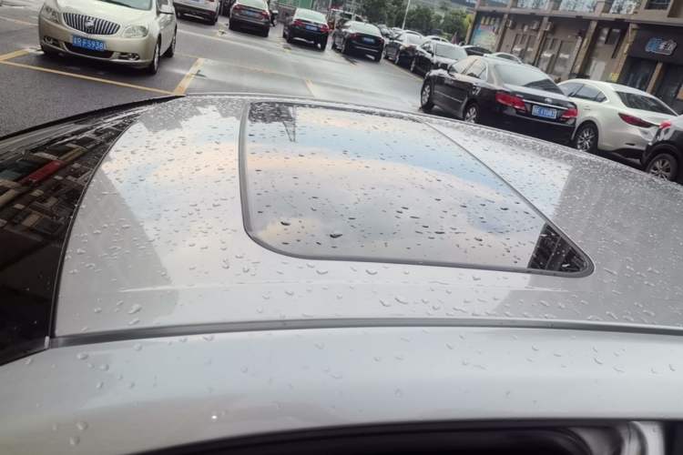 Used Toyota Avalon 2019 2.0L Luxury Edition China VI Standard Roof