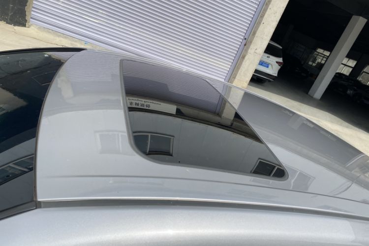Used Toyota Avalon 2019 Dual-Engine 2.5L Luxury Edition China VI Standard Roof