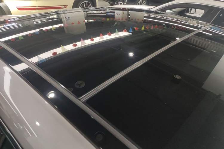 Used Toyota Avalon 2019 2.5L Touring Premium Version China VI Standard Roof