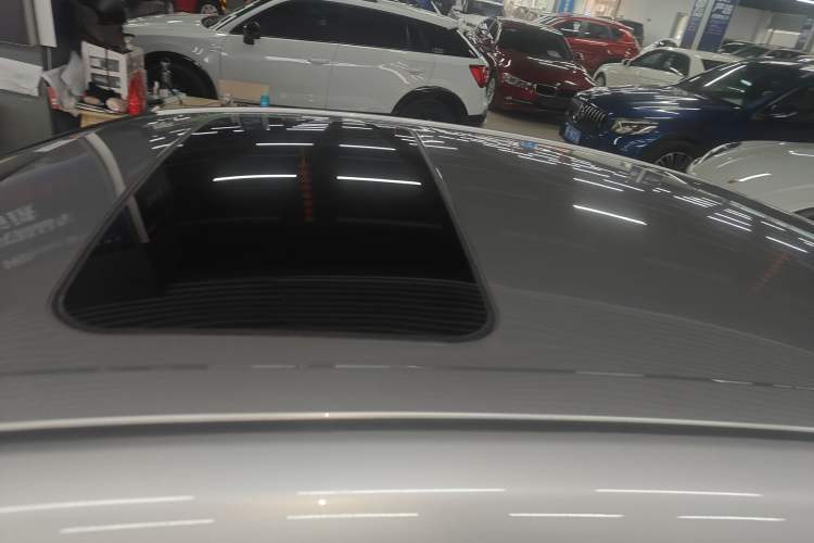 Used Toyota Avalon 2019 Dual-Engine 2.5L Luxury Edition China VI Standard Roof
