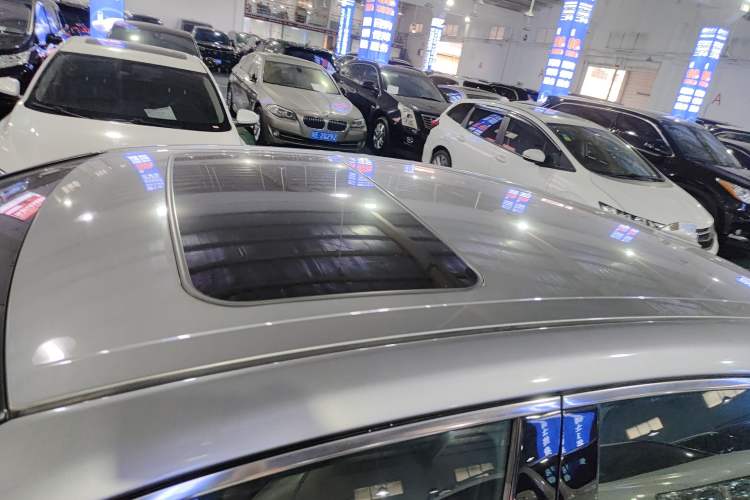 Used Toyota Avalon 2019 2.0L Ambition Edition China VI Roof