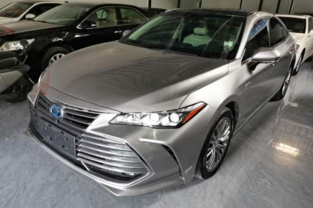 Used Toyota Avalon 2019 Dual-Engine 2.5L XLE Prestige Version China VI Standard