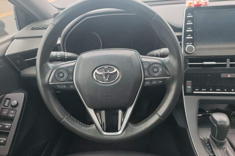 Used Toyota Avalon 2019 Dual-Engine 2.5L Luxury Edition China VI Standard Steering Wheel