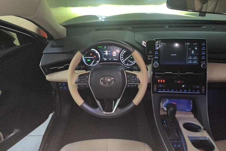Used Toyota Avalon 2019 Dual-Engine 2.5L XLE Prestige Version China VI Standard Steering Wheel