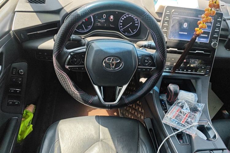 Used Toyota Avalon 2019 Dual-Engine 2.5L XLE Prestige Version China VI Standard Steering Wheel