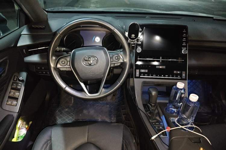 Used Toyota Avalon 2019 Dual-Engine 2.5L XLE Prestige Version China VI Standard Steering Wheel