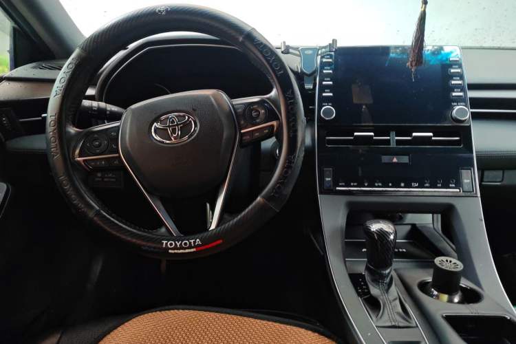 Used Toyota Avalon 2019 2.0L XLE Premium Edition China VI Steering Wheel